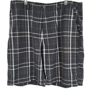Champs Sports Casual Polyester Blend Chino Shorts Plaid Mens Size 40‎ Black Gray